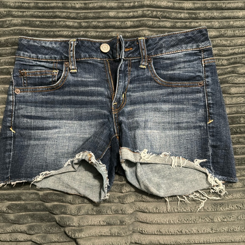 American Eagle medium wash shorts - size 4